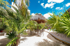 87979 Very chic 3BR Condo, tons of amenities, 1 block from Ocean